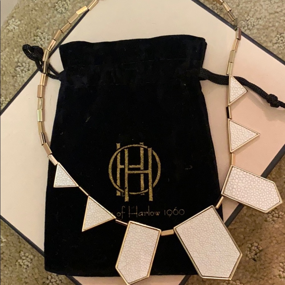 House of Harlow white pebble leather necklace